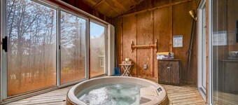 Walk 2 SKI /Fully Stocked Kitchen/Hot Tub/Family