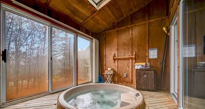 Walk 2 SKI /Fully Stocked Kitchen/Hot Tub/Family