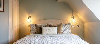 Beautiful 2 Bedroom Home in The Cotswolds