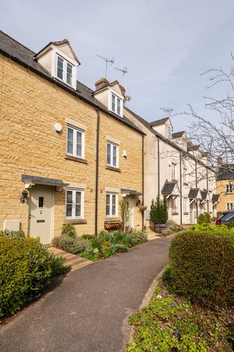 Beautiful Two Bedroom Home Near Cirencester