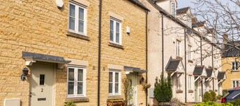 Beautiful Two Bedroom Home Near Cirencester