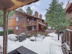 Property grounds - 2 Units 6-Bedroom Condo in Enchanting Angel Fire perfect for groups (Angel Fire)
