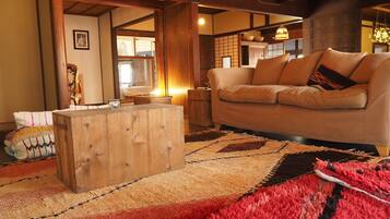 Studio Suite | Living area