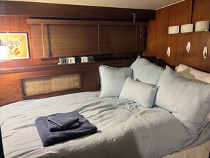 Internet, bed sheets