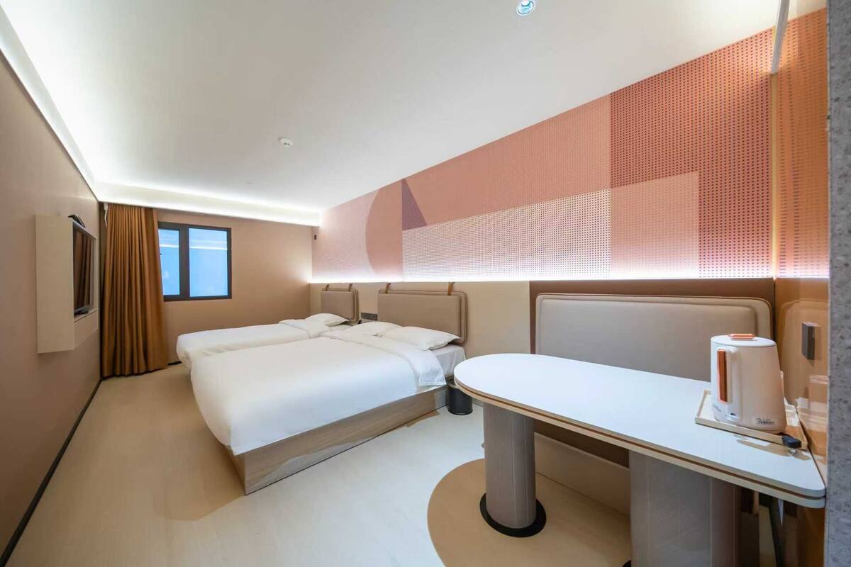 베이직 트리플룸, 마당 전망