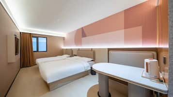 Basic-værelse til 3 personer - udsigt til gårdsplads