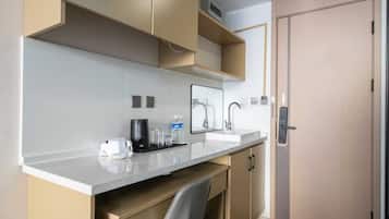 Classic Triple Room, Courtyard View | Interior