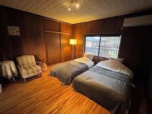 Room - B&B with organic continental breakfast in quiet rural area in Japan pet welcomed (Mitoyo-shi Takase-cho Hijinaka)