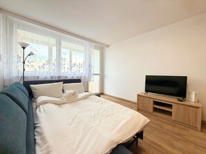 Iron/ironing board, WiFi, bed sheets - Bystrzycka Comfort Apartment (Wrocław)
