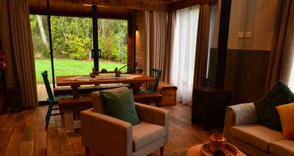 Rümü: Cabin in native forest with view of the volcano.
