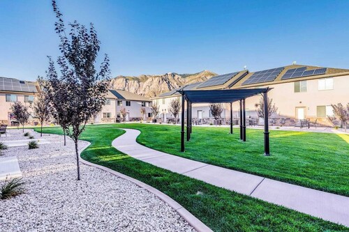 30% OFF PROMO! East Ogden Dream, Newly Built, BBQ, Patio, Views, Dedicated Spa!