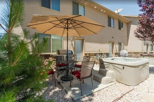 30% OFF PROMO! East Ogden Dream, Newly Built, BBQ, Patio, Views, Dedicated Spa!