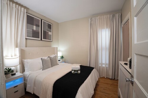 Workspace + Fireplace + Coffee Bar + Sleeps 12