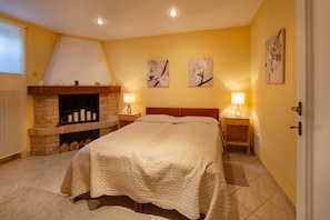 2 Schlafzimmer, Reisekinderbett, kostenloses WLAN, Bettwäsche