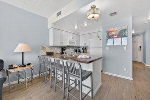 Private kitchen - Saltwater Luxe at Ocean Walk (Daytona Beach)
