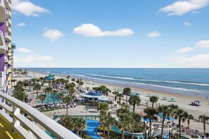 Beach nearby - Saltwater Luxe at Ocean Walk (Daytona Beach)