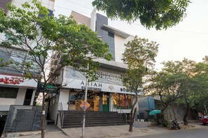 Exterior - Hotel Petals Otium (Bengaluru)