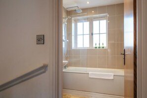 Bathroom - Lovely 2 BD Home in Moreton-in-Marsh (Moreton-in-Marsh)