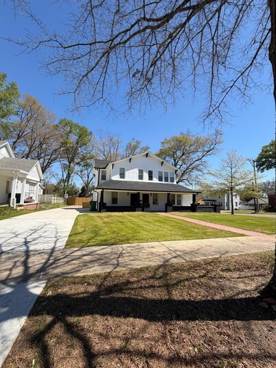 Historical 7-Bedroom Retreat in the Heart of Tupelo - Sleeps 10-20!