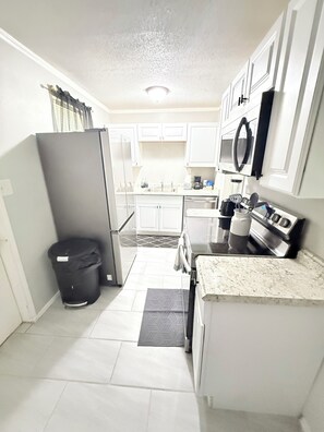 Private kitchen - Lucina's House (Savannah)