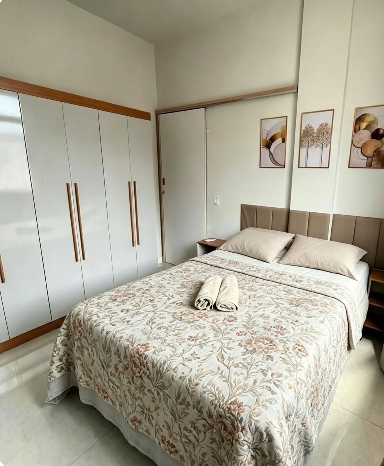 1 slaapkamer, een strijkplank/strijkijzer, gratis wifi, beddengoed