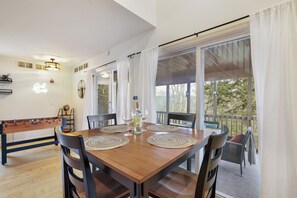 Dining - Cozy Pocono Cabin w/ Hot Tub, Fire Pit & Game Room (Poconos lake)