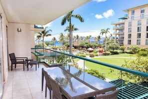 Outdoor dining - Honua Kai | Close To Beach | 2 FREE Rental Cars | KBM Resorts | 2 Units, 5 Bedrooms | HK ML-2651 (Lahaina)