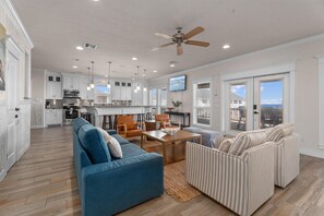 Smart TV, books - Beachfront 11BR Duo Retreat | Sleeps 67 | Hot Tubs and Pickleball Court (Crystal Beach)