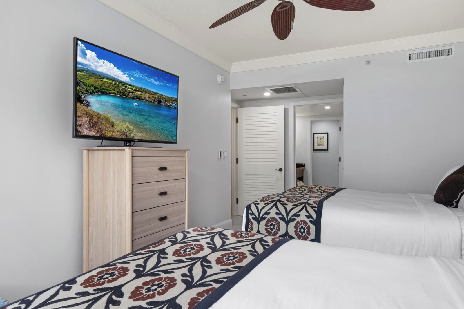 Iron/ironing board, travel cot, WiFi, bed sheets