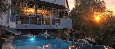House (6 Bedrooms) | Interior