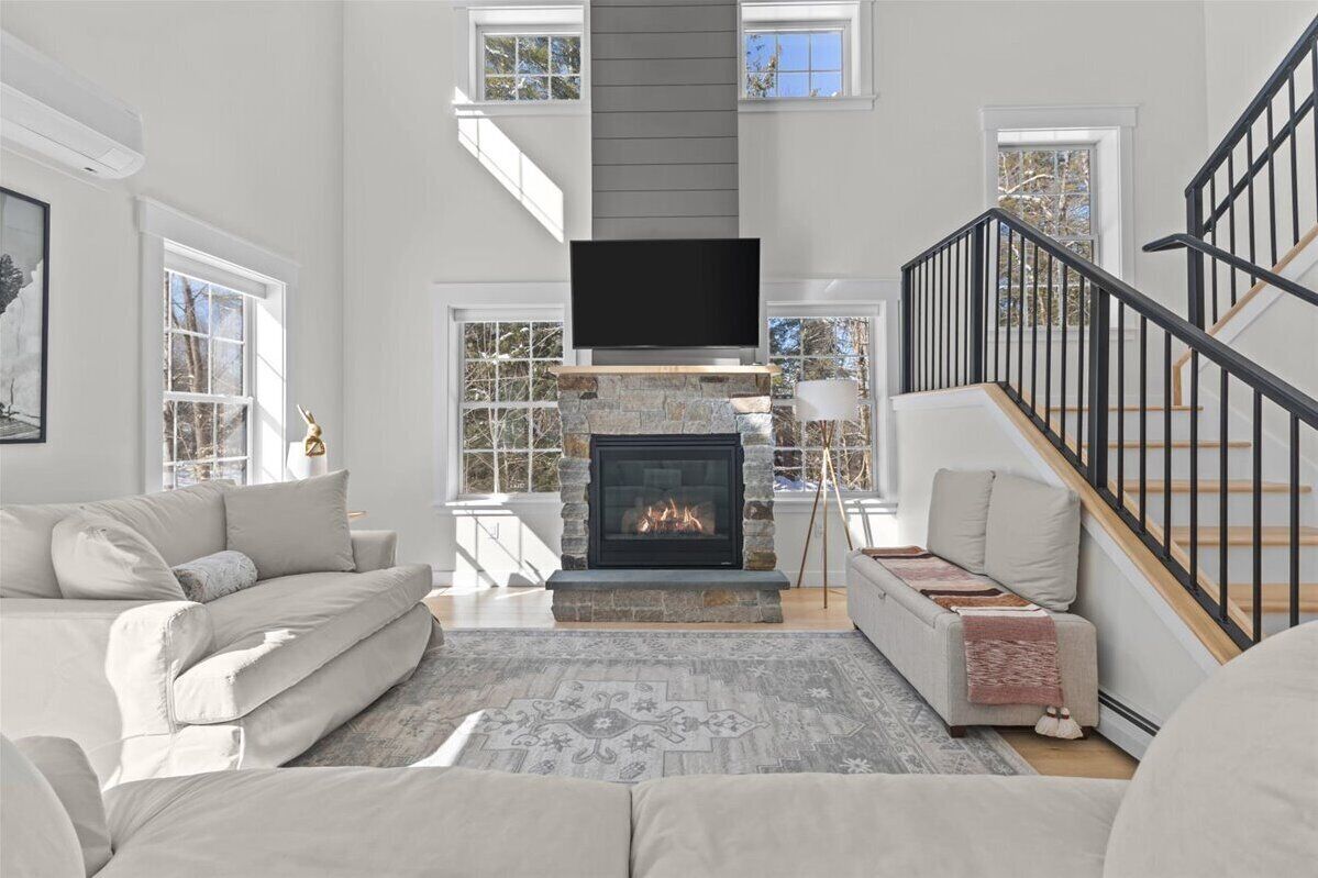 TV, fireplace