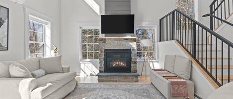 TV, fireplace
