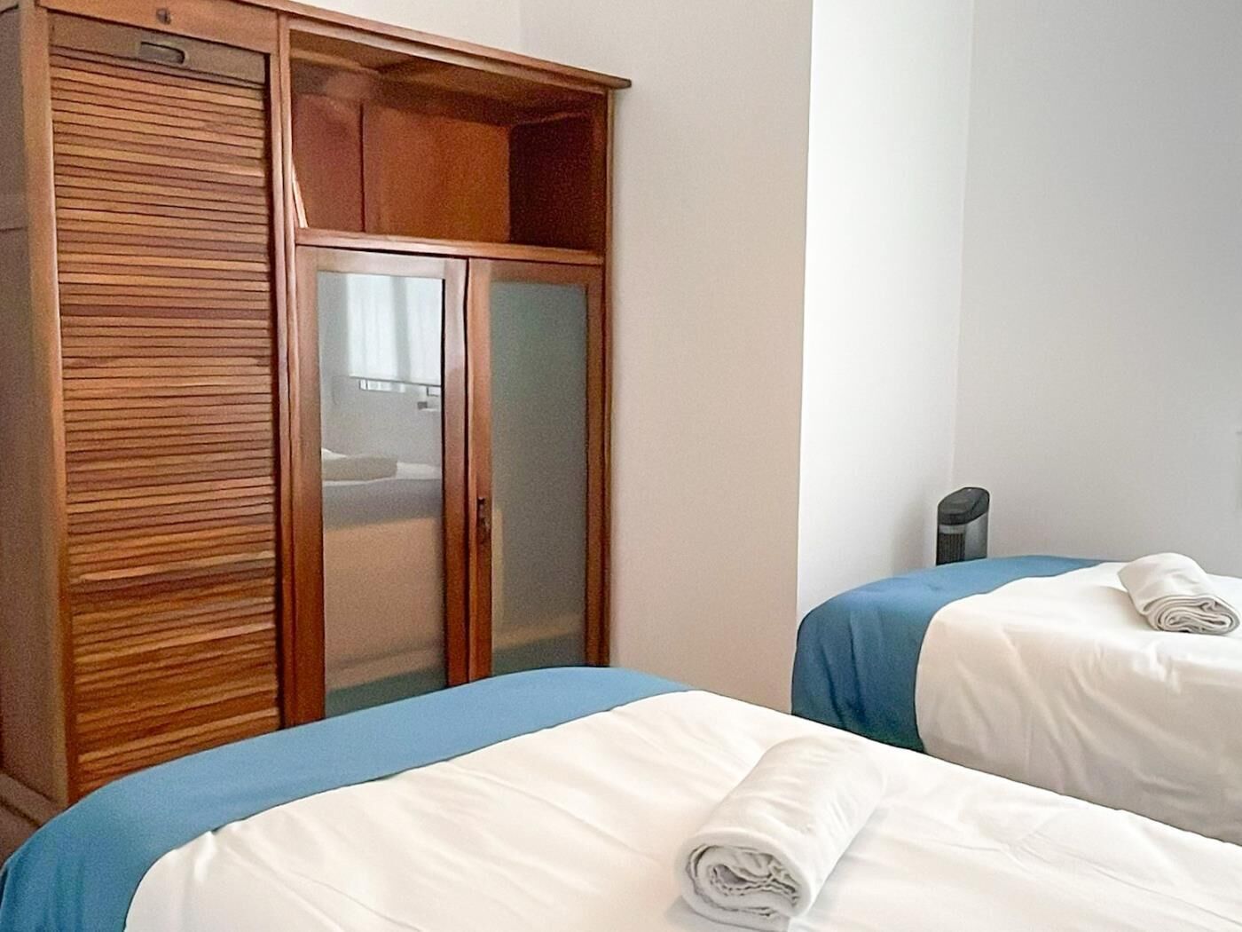 2 bedrooms, iron/ironing board, Internet, bed sheets