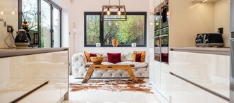 Beautiful 5 Bedroom Home in Evesham