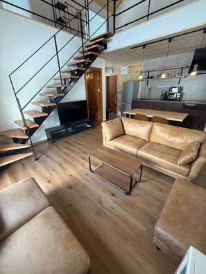 Living area - Hakuba Hutch A&B (Kitaazumi-gun)