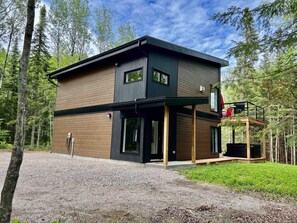 Exterior - Nature de Charlevoix 7: Nature Views & Hot Tub (Baie-Saint-Paul)
