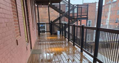 Private Game Haven! 1-bedroom, 1-bath + Tabletop Gaming & Multimedia Party Room