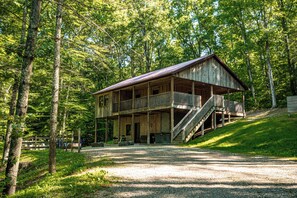 Exterior - Secluded Cabin + Hot Tub Hocking Hills (McArthur)