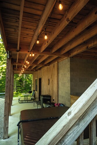 Secluded Cabin + Hot Tub Hocking Hills