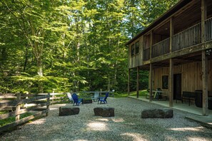 Terrace/patio - Secluded Cabin + Hot Tub Hocking Hills (McArthur)