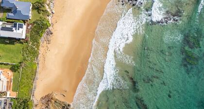 ⭐️5-Star Luxury 2BR Getaway • Scenic Terrace & Views • Walk to Train & Beach