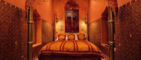 Haneen | In-room safe, free WiFi