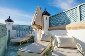 المنطقة  المحيطة بالمنشأة