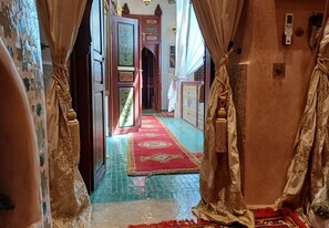 Kamar Double atau Twin Klasik, pemandangan halaman | Pemandangan halaman