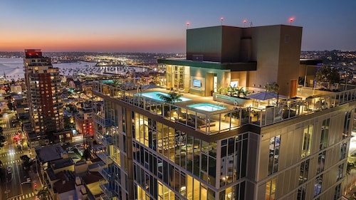 Ancora by Avantstay Multi-room Reservation Luxury Resort Pool + Sky Deck Walkable Little Italy