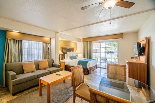 Desert Breezes Studio – Stylish Palm Desert Getaway