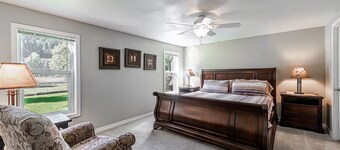 Riverfront Home On the Beautiful Clark Fork River  Sleeps 8 Relax and Unwind