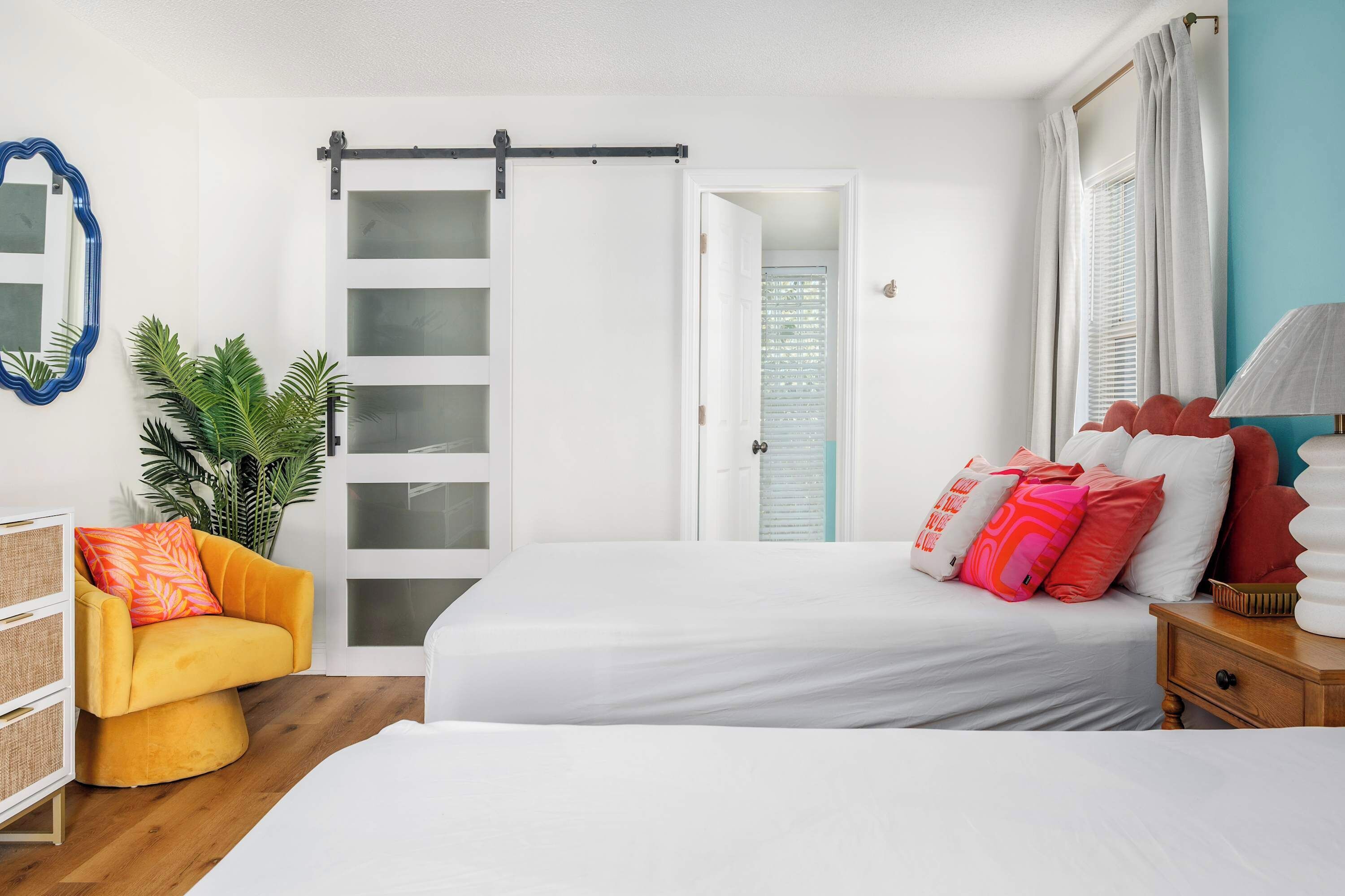 4 bedrooms, desk, iron/ironing board, WiFi