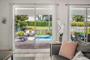 TV, offices - Spacious villa w/private pool & large kitchen (Kissimmee)