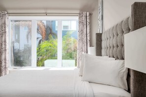 Iron/ironing board, WiFi, bed sheets - Reunion Condo: Golf Views, Pools & Theme Park Fun! (Kissimmee)